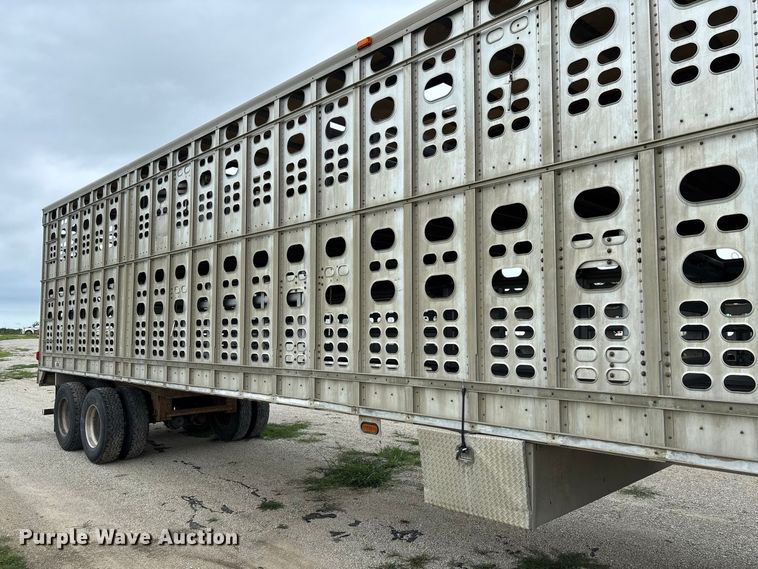image for item DZ4592 2001 Wilson PSAL-303P livestock trailer