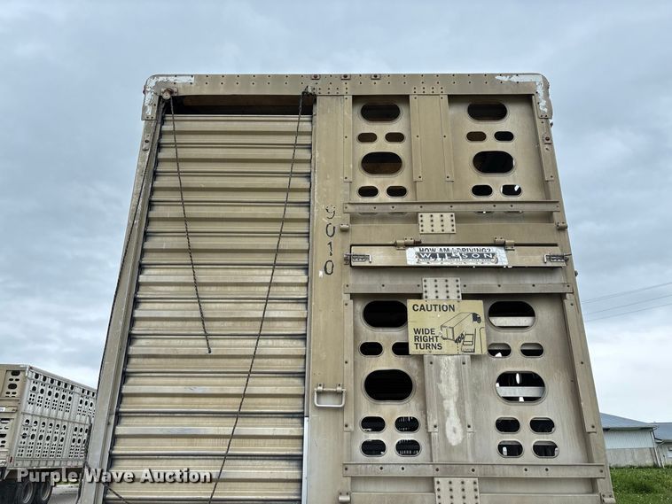 image for item DZ4592 2001 Wilson PSAL-303P livestock trailer