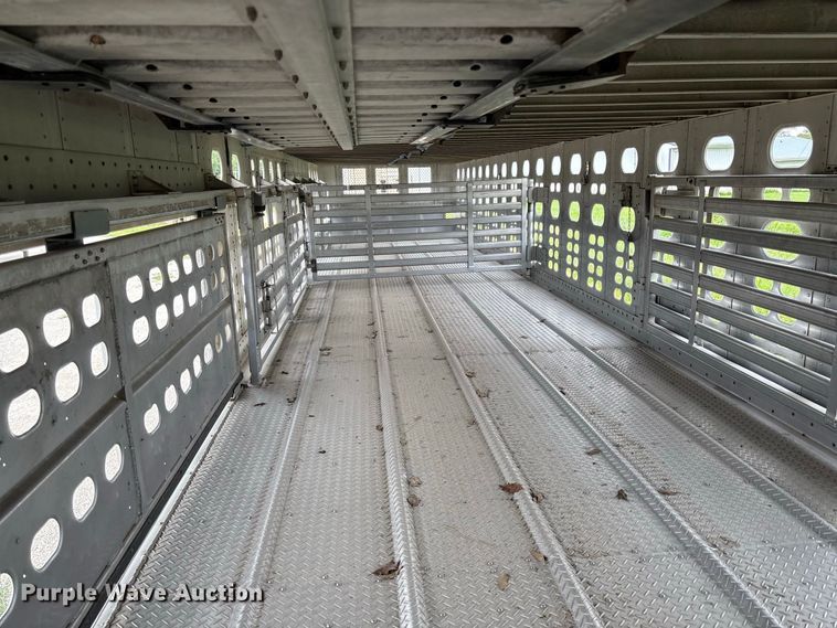 image for item DZ4592 2001 Wilson PSAL-303P livestock trailer