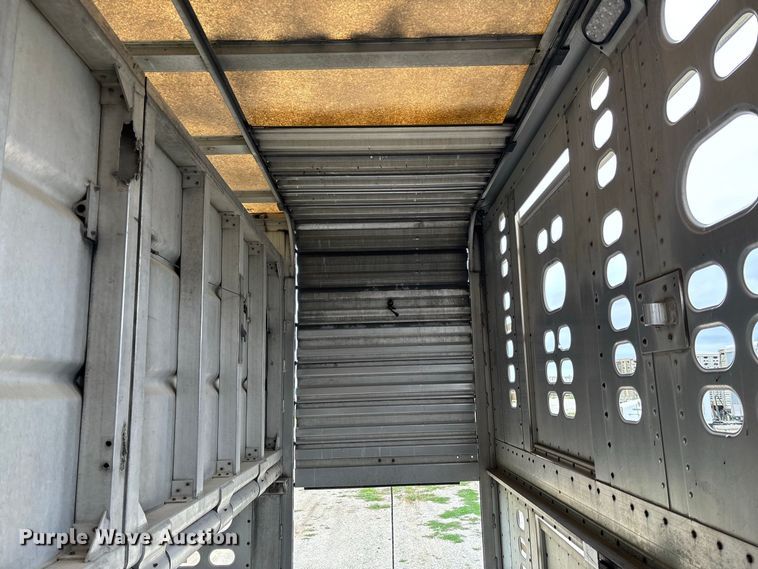 image for item DZ4592 2001 Wilson PSAL-303P livestock trailer