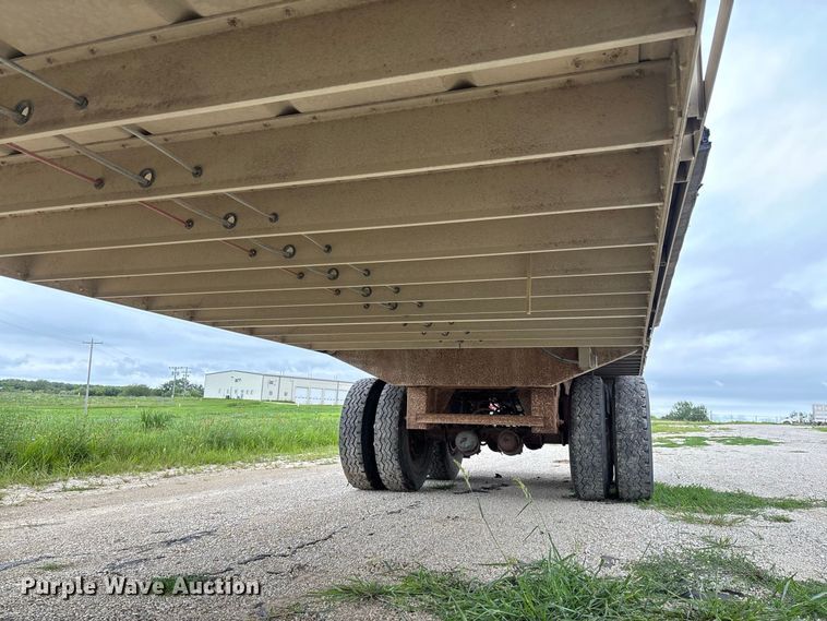 image for item DZ4592 2001 Wilson PSAL-303P livestock trailer