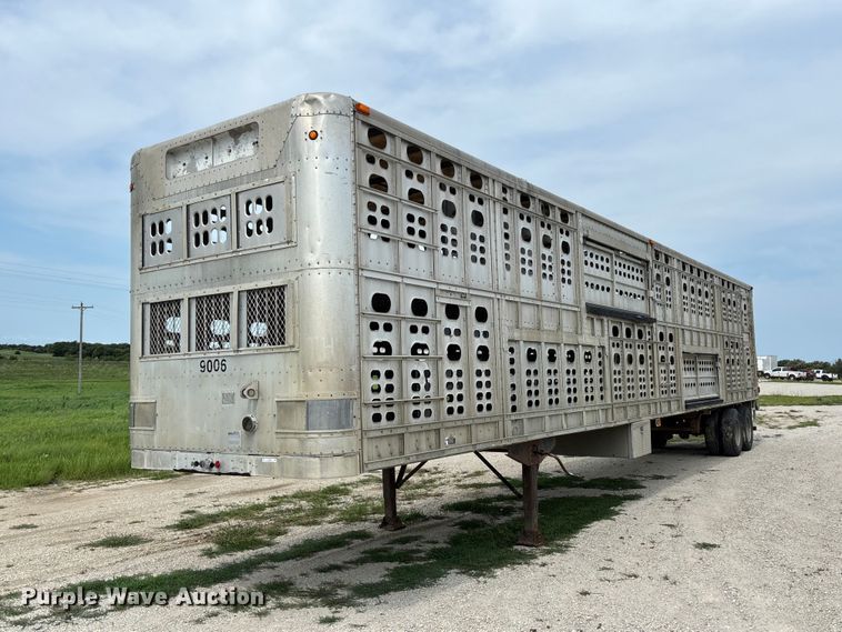 2001 Wilson PSAL-303P livestock trailer