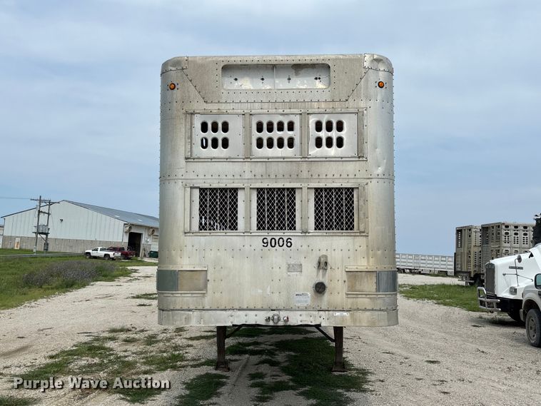 image for item DZ4593 2001 Wilson PSAL-303P livestock trailer