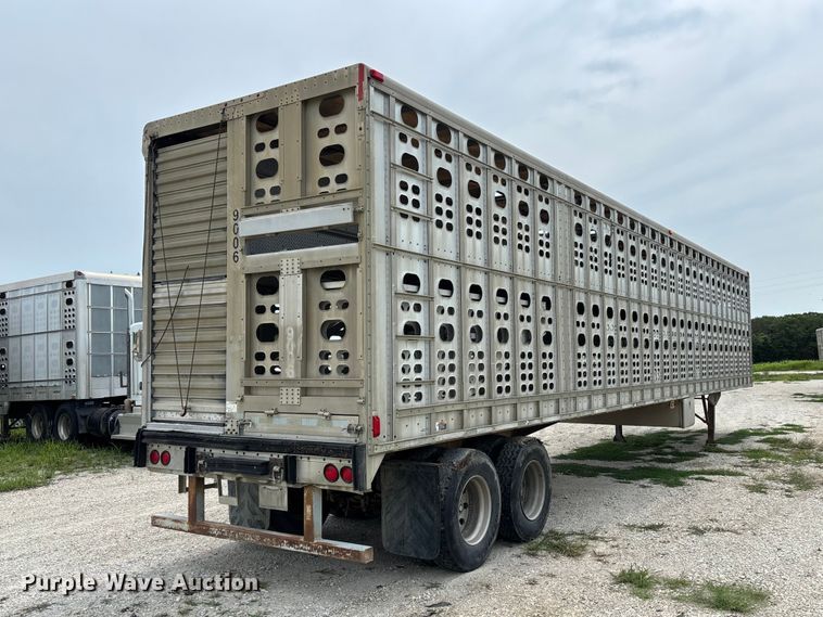 image for item DZ4593 2001 Wilson PSAL-303P livestock trailer
