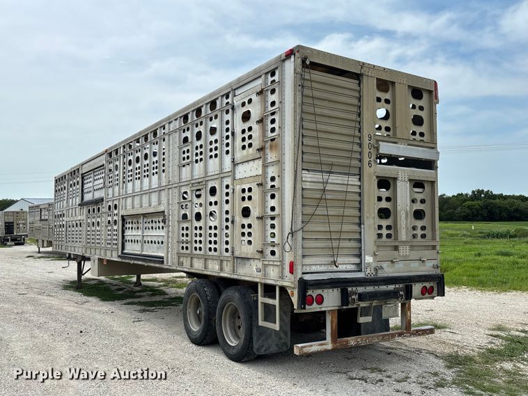 image for item DZ4593 2001 Wilson PSAL-303P livestock trailer