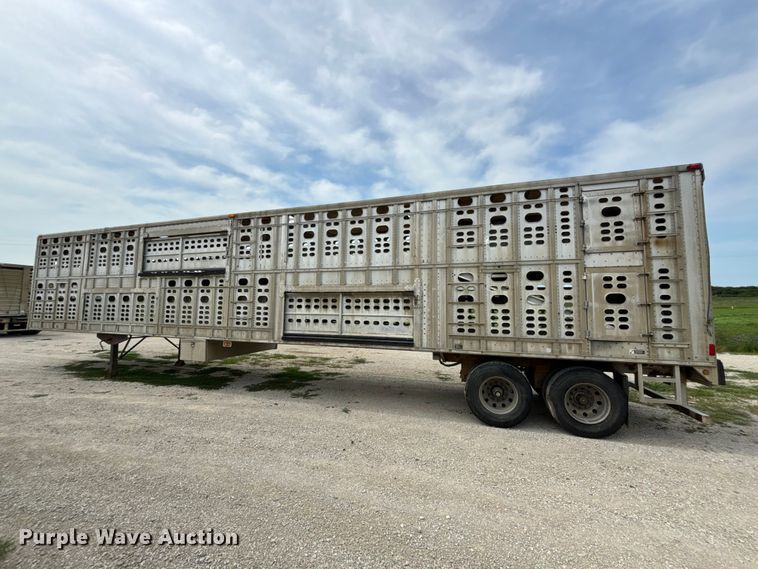 image for item DZ4593 2001 Wilson PSAL-303P livestock trailer