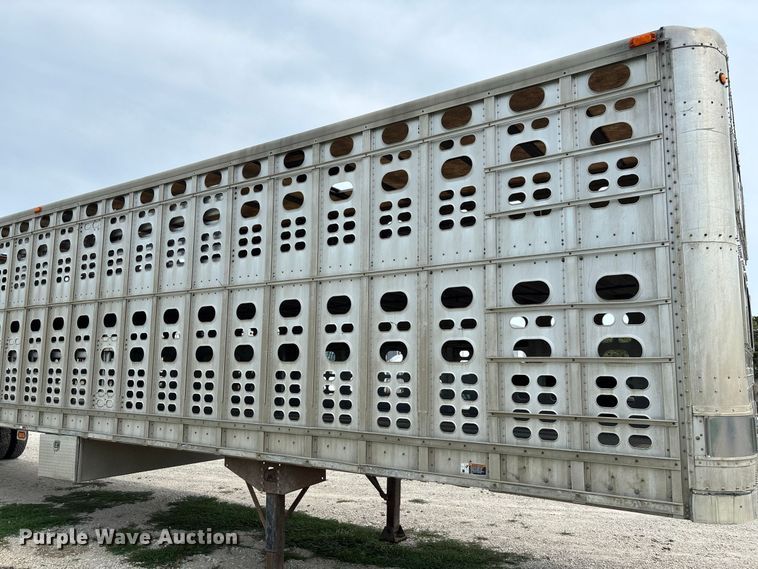 image for item DZ4593 2001 Wilson PSAL-303P livestock trailer