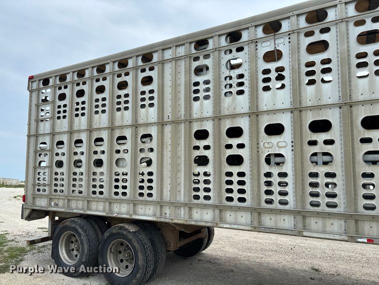 image for item DZ4593 2001 Wilson PSAL-303P livestock trailer