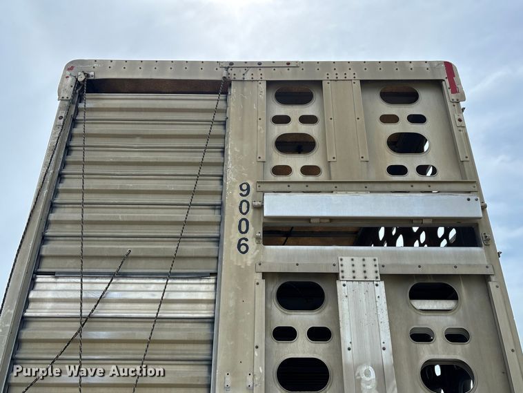 image for item DZ4593 2001 Wilson PSAL-303P livestock trailer