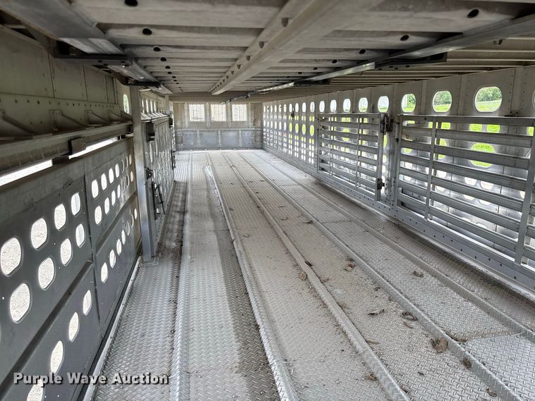 image for item DZ4593 2001 Wilson PSAL-303P livestock trailer