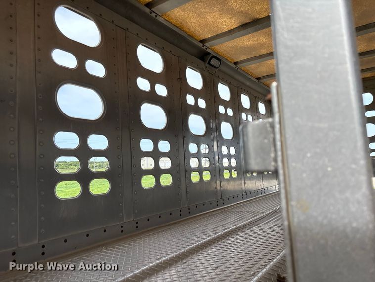 image for item DZ4593 2001 Wilson PSAL-303P livestock trailer