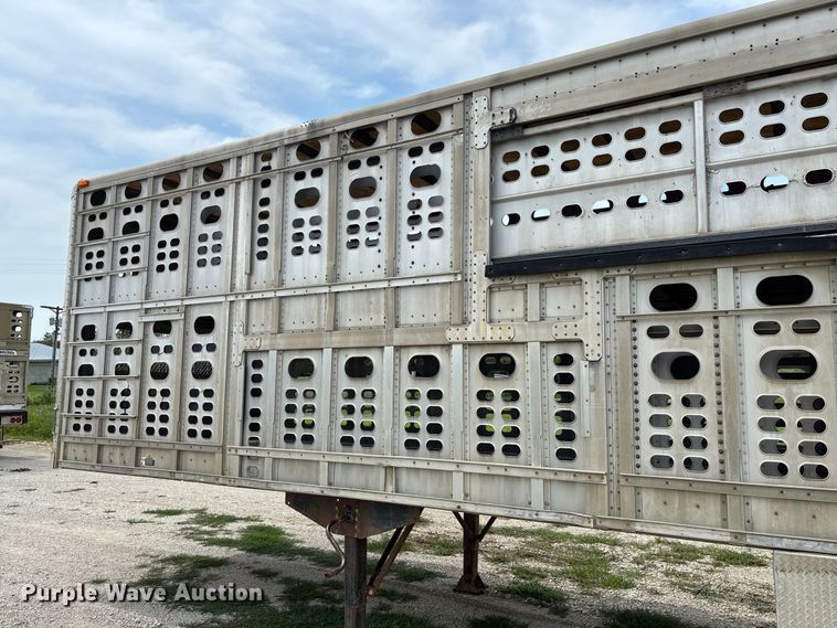 image for item DZ4593 2001 Wilson PSAL-303P livestock trailer