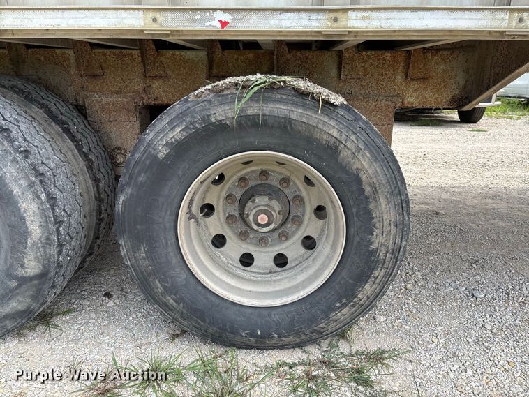 image for item DZ4593 2001 Wilson PSAL-303P livestock trailer