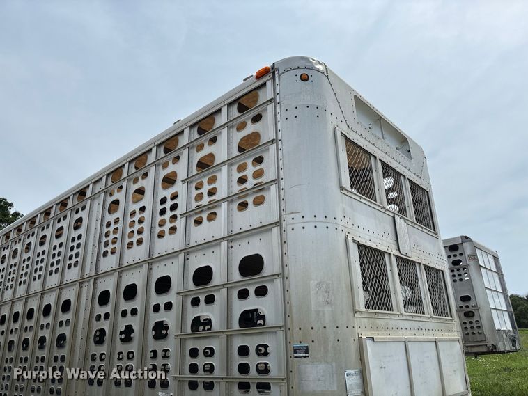 image for item DZ4594 2000 Wilson PSADL-303P livestock trailer