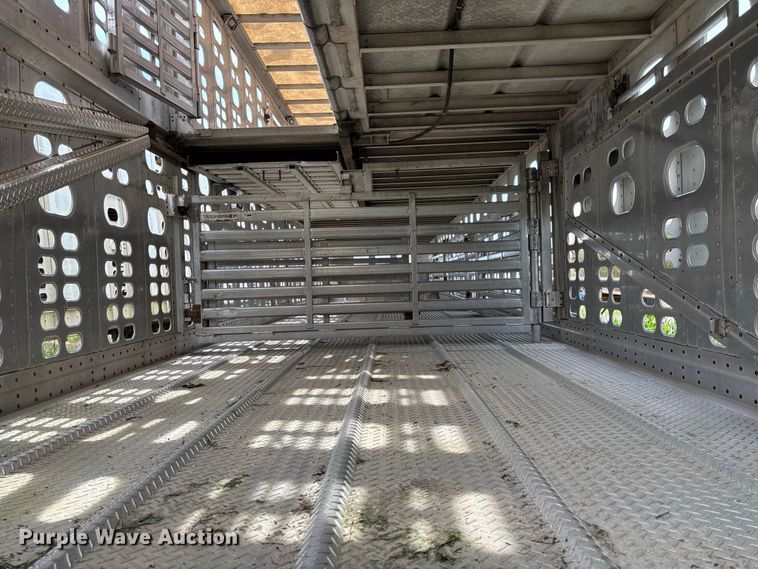 image for item DZ4594 2000 Wilson PSADL-303P livestock trailer