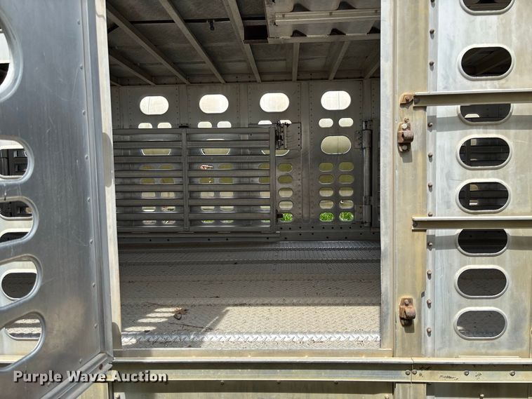 image for item DZ4594 2000 Wilson PSADL-303P livestock trailer