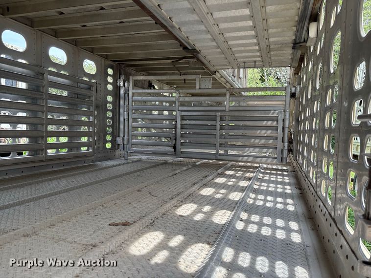 image for item DZ4594 2000 Wilson PSADL-303P livestock trailer