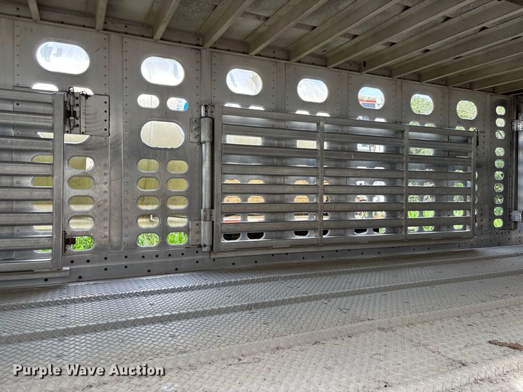 image for item DZ4594 2000 Wilson PSADL-303P livestock trailer