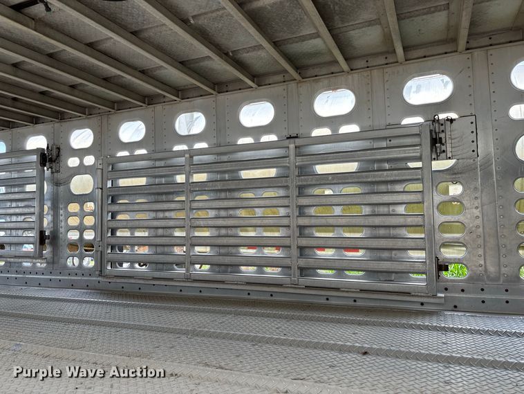 image for item DZ4594 2000 Wilson PSADL-303P livestock trailer
