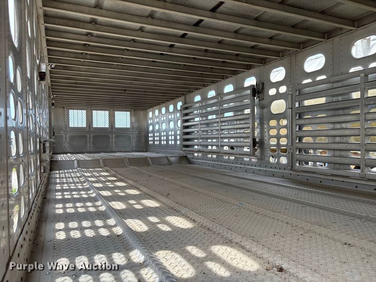 image for item DZ4594 2000 Wilson PSADL-303P livestock trailer