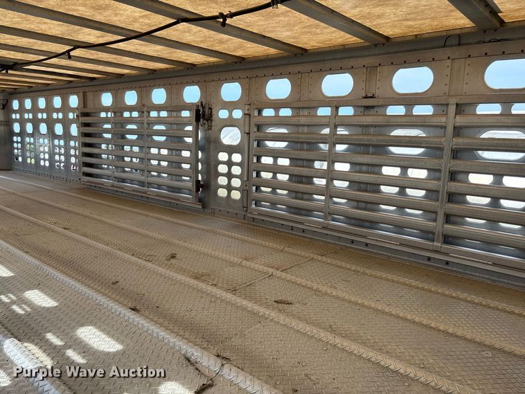 image for item DZ4594 2000 Wilson PSADL-303P livestock trailer