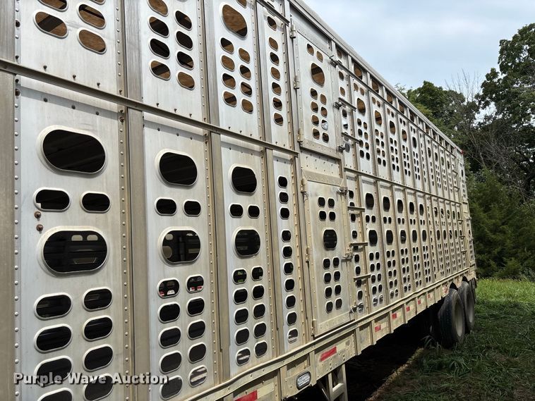 image for item DZ4594 2000 Wilson PSADL-303P livestock trailer