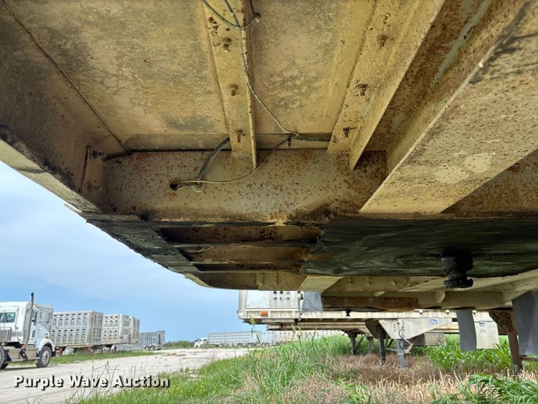 image for item DZ4594 2000 Wilson PSADL-303P livestock trailer