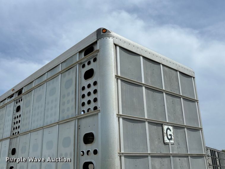 image for item DZ4595 2007 M. H. EBY, Inc livestock trailer