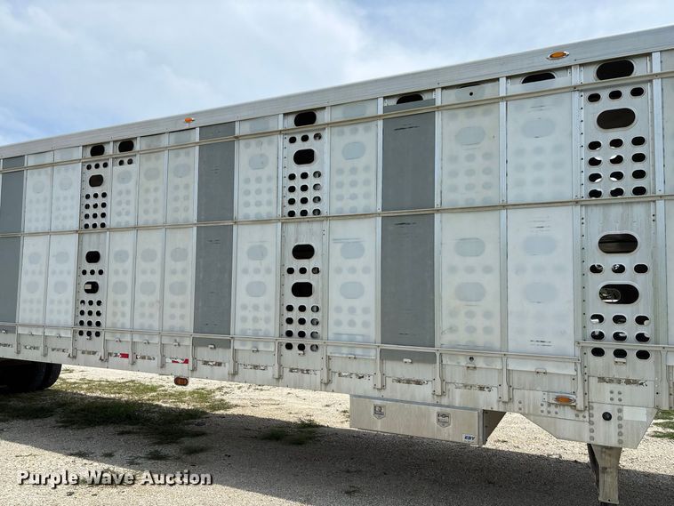 image for item DZ4595 2007 M. H. EBY, Inc livestock trailer