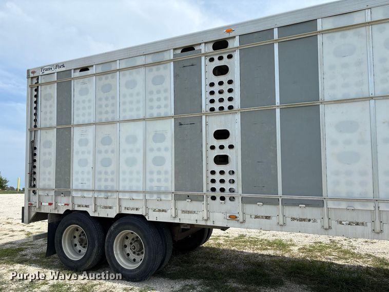 image for item DZ4595 2007 M. H. EBY, Inc livestock trailer