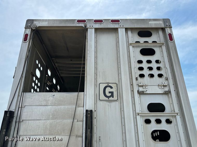 image for item DZ4595 2007 M. H. EBY, Inc livestock trailer