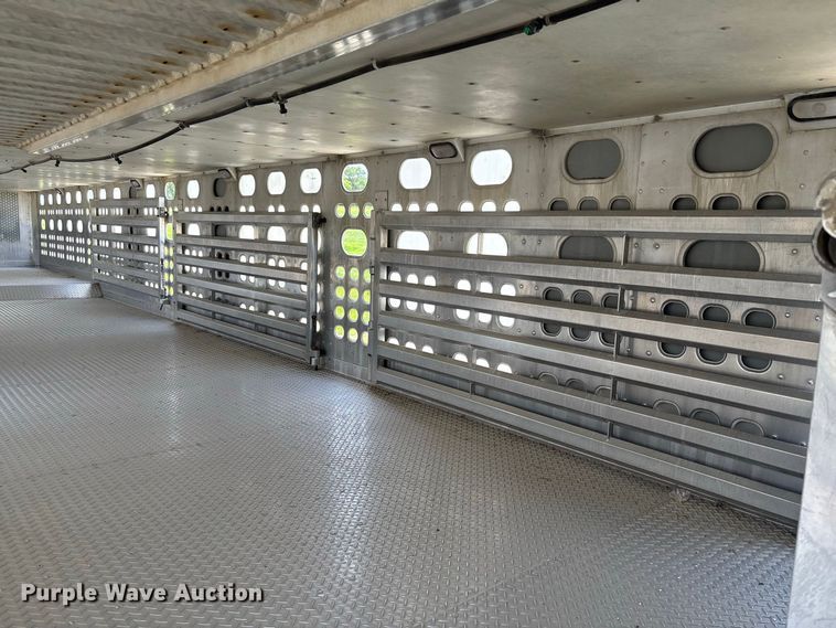 image for item DZ4595 2007 M. H. EBY, Inc livestock trailer