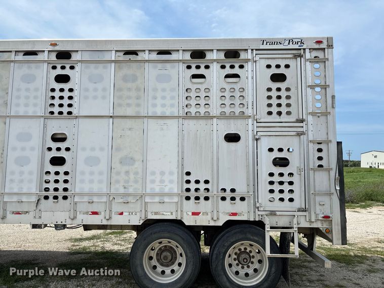 image for item DZ4595 2007 M. H. EBY, Inc livestock trailer
