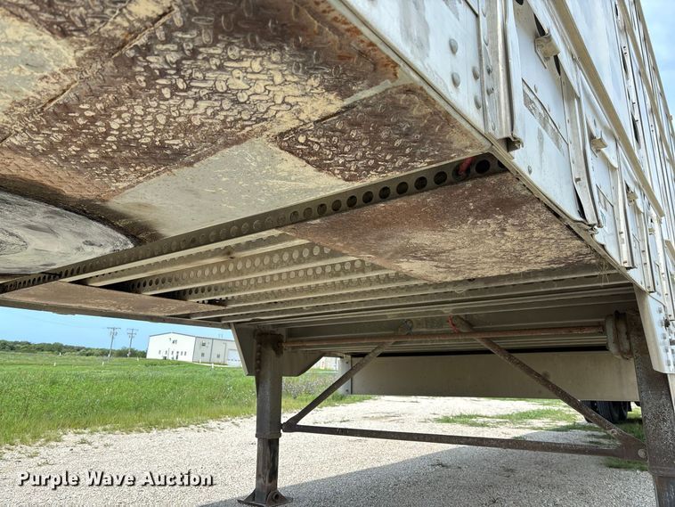image for item DZ4595 2007 M. H. EBY, Inc livestock trailer