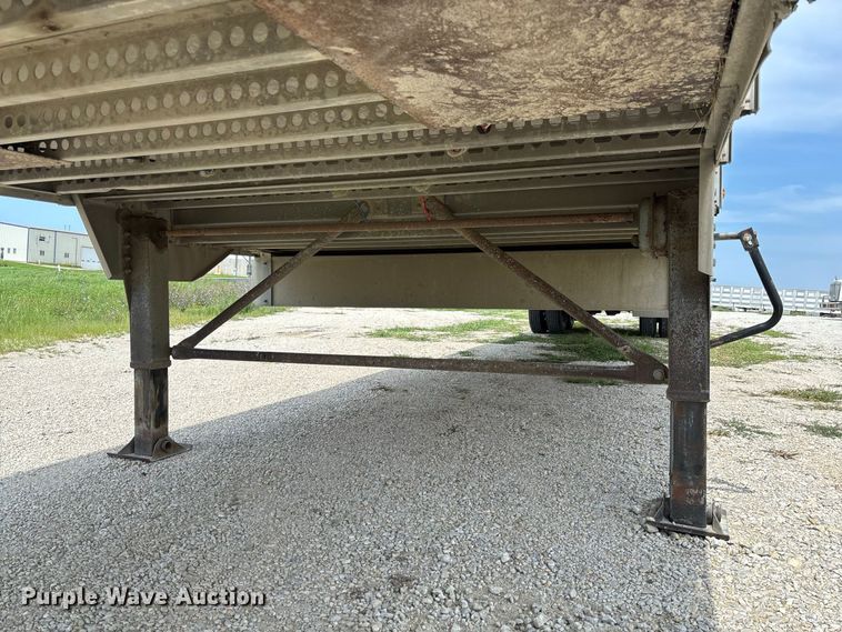 image for item DZ4595 2007 M. H. EBY, Inc livestock trailer