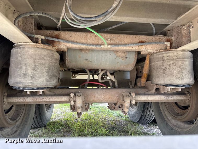 image for item DZ4595 2007 M. H. EBY, Inc livestock trailer