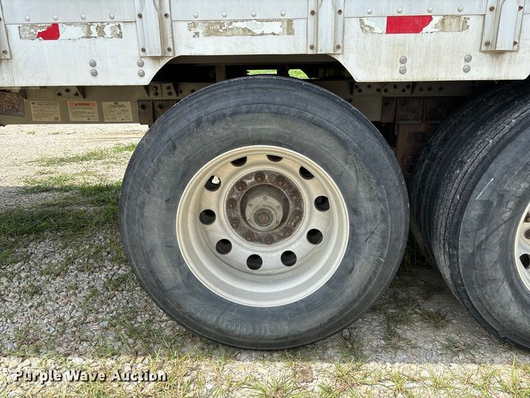 image for item DZ4595 2007 M. H. EBY, Inc livestock trailer