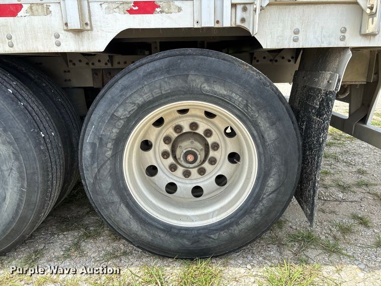 image for item DZ4595 2007 M. H. EBY, Inc livestock trailer