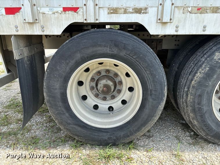 image for item DZ4595 2007 M. H. EBY, Inc livestock trailer