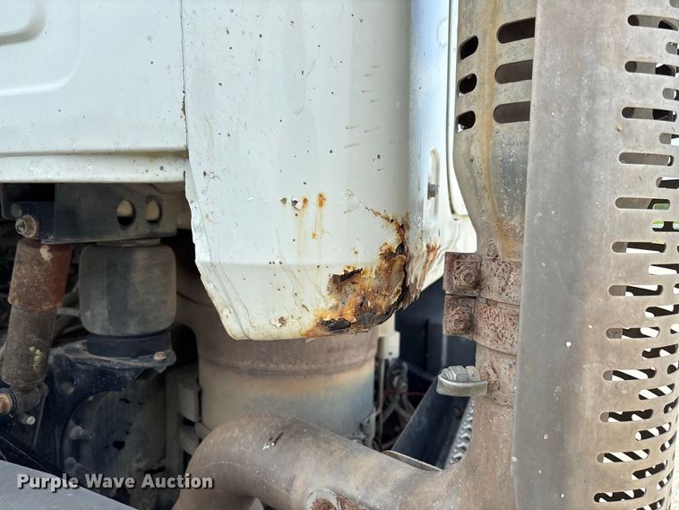 image for item DZ4596 2016 Mack CXU613 semi truck