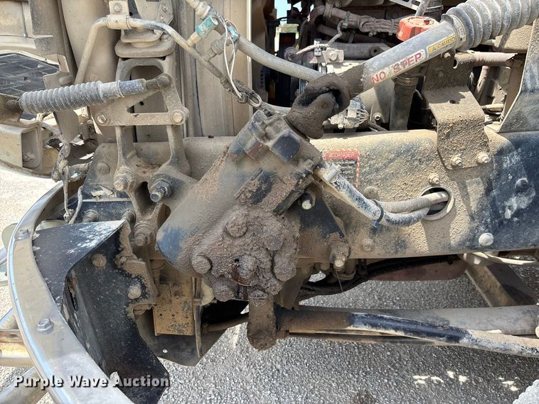 image for item DZ4596 2016 Mack CXU613 semi truck