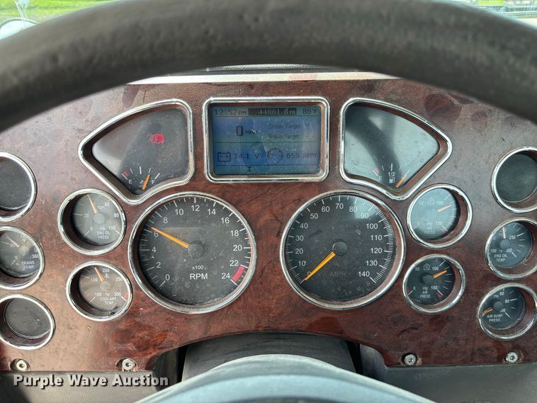 image for item DZ4596 2016 Mack CXU613 semi truck