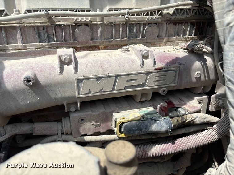 image for item DZ4596 2016 Mack CXU613 semi truck