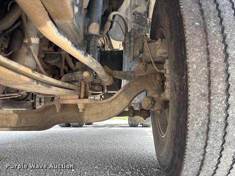 image for item DZ4596 2016 Mack CXU613 semi truck