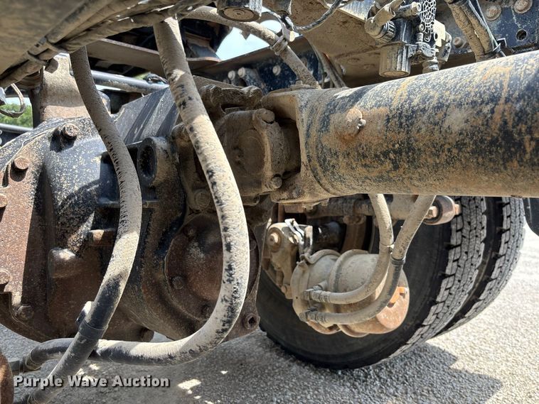 image for item DZ4596 2016 Mack CXU613 semi truck