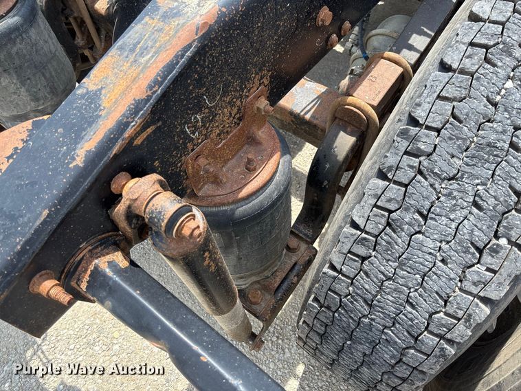 image for item DZ4596 2016 Mack CXU613 semi truck
