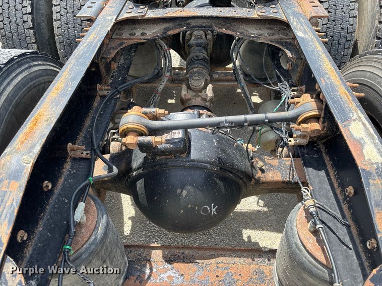 image for item DZ4596 2016 Mack CXU613 semi truck