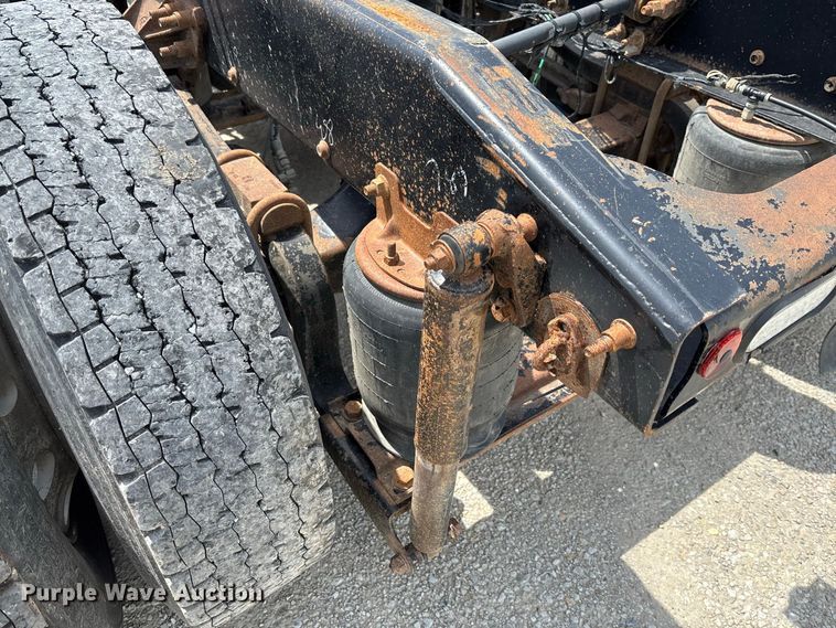 image for item DZ4596 2016 Mack CXU613 semi truck