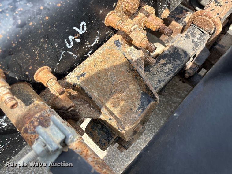 image for item DZ4596 2016 Mack CXU613 semi truck