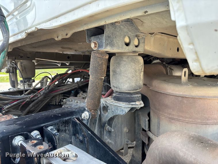 image for item DZ4597 2017 Mack CXU613 semi truck